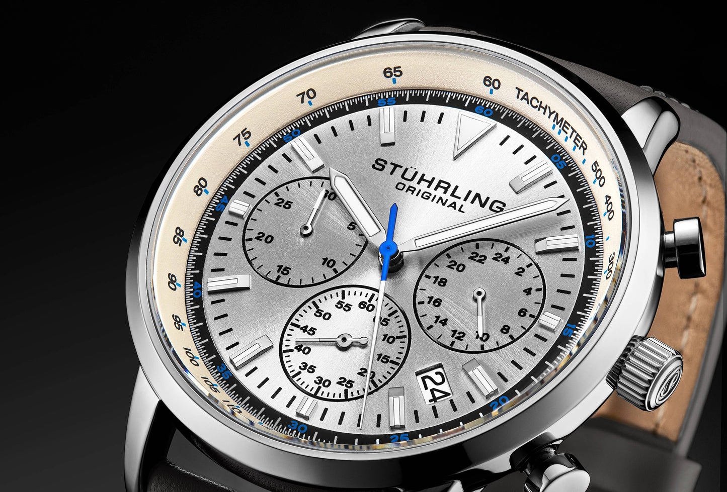 Monaco Chronograph with Tachymeter Quartz 3986L 44mm Watch Silver Dial / Silver Case / Grey Leather Strap